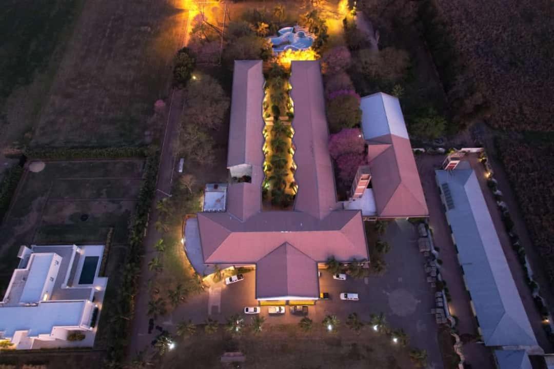 Hotel Catange Charata
